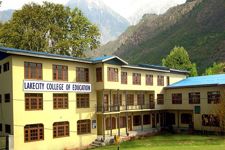 https://cache.careers360.mobi/media/colleges/social-media/media-gallery/10471/2019/2/25/Campus view of Lakecity College of Education Srinagar_Campus-view.jpg